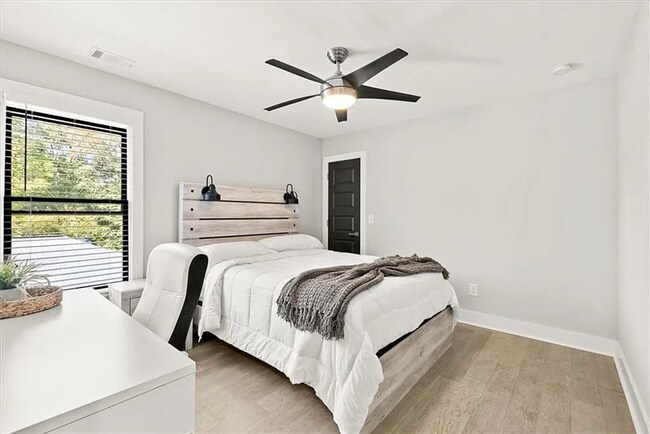 Building Photo - Spacious 4BR/4BA Home in Prime College Park Location