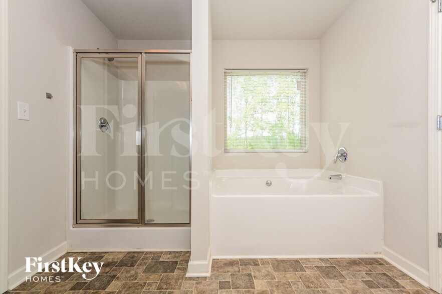 Building Photo - 152 Daisy Cir