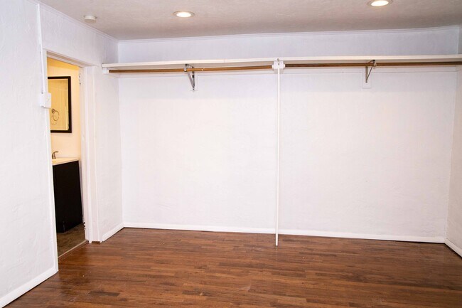 Bedroom - 230 E 6th Ave