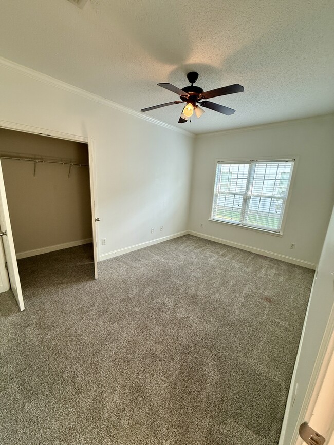 Building Photo - 132 Laurelwood Ct