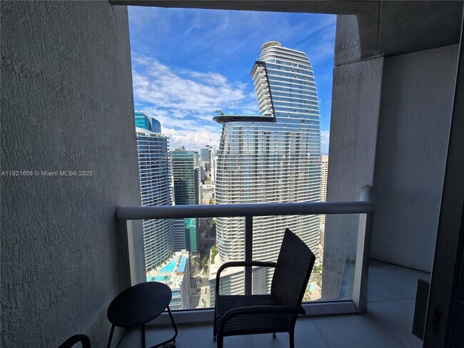 Building Photo - 475 Brickell Ave