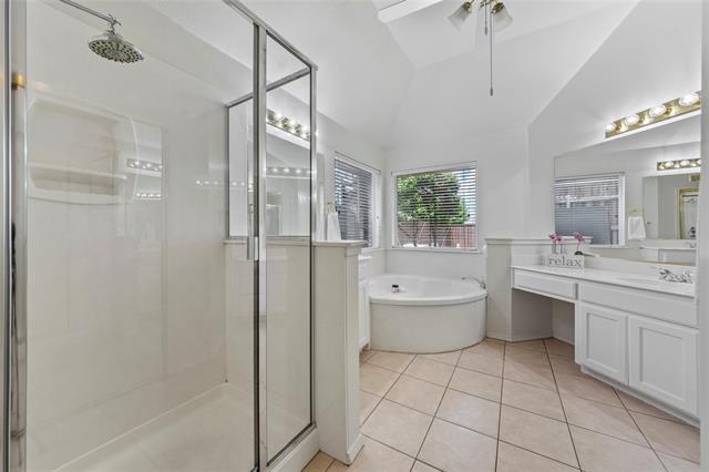 Building Photo - 10616 Red Cedar Dr