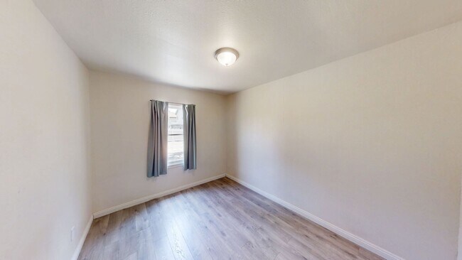 Building Photo - Large home in Yucaipa, Ca.