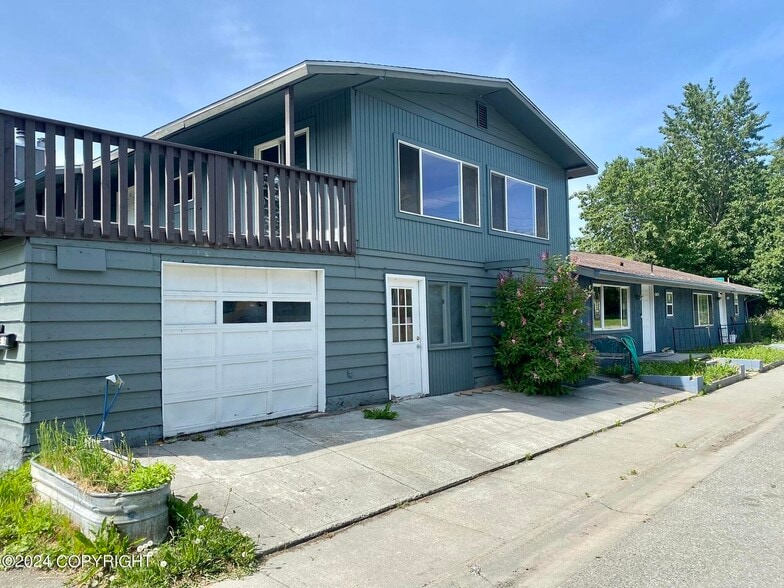 Building Photo - 4504 Juneau St