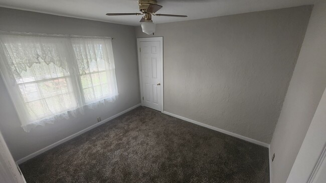 Building Photo - 1025 Bellaire Ave
