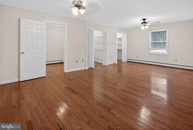 Building Photo - 764 Lakehurst Rd