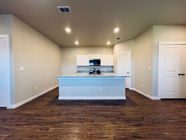 Building Photo - MOVE-IN SPECIAL: Beautiful 3-Bedroom, 2-Bathroom Duplex in Wolfforth – Frenship ISD!