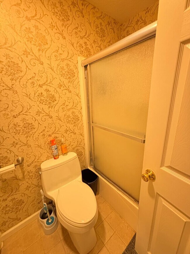 Building Photo - The Perfect Family Home!!!