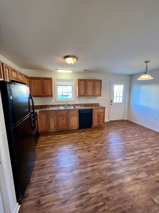 Building Photo - 2 Master Suite Townhome for Rent
