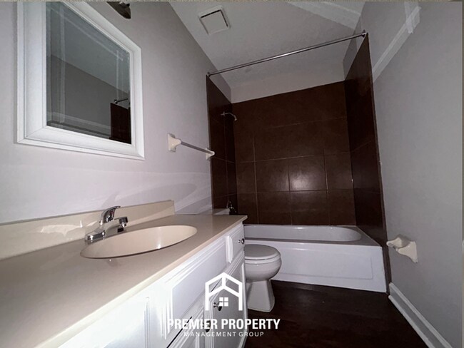 Building Photo - 4566 Kings Grant Dr