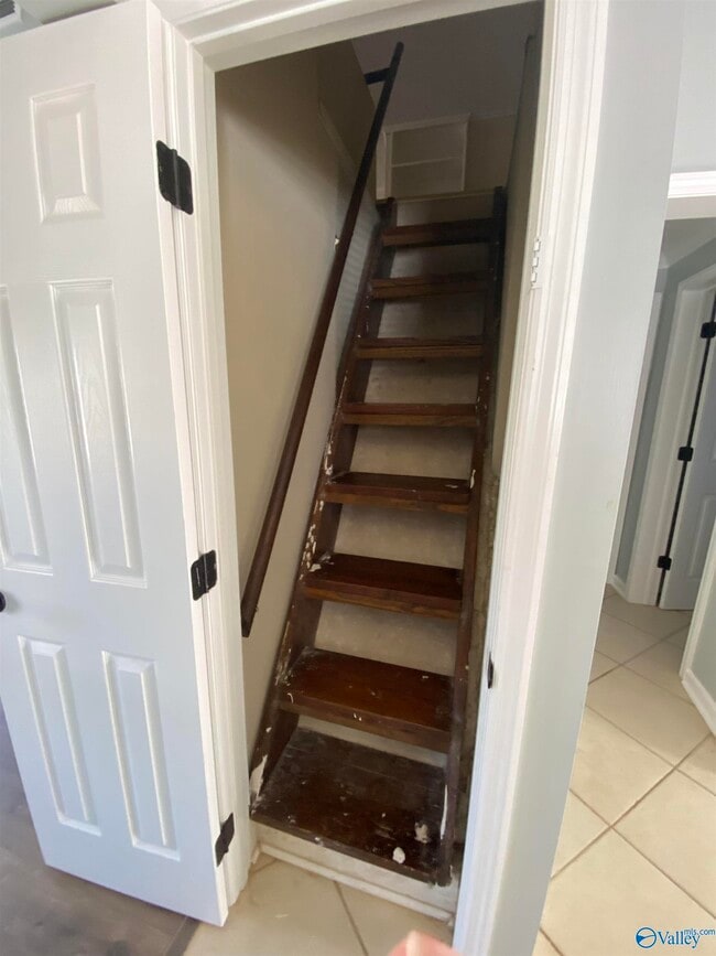 Building Photo - 1112 NE Wellman Ave