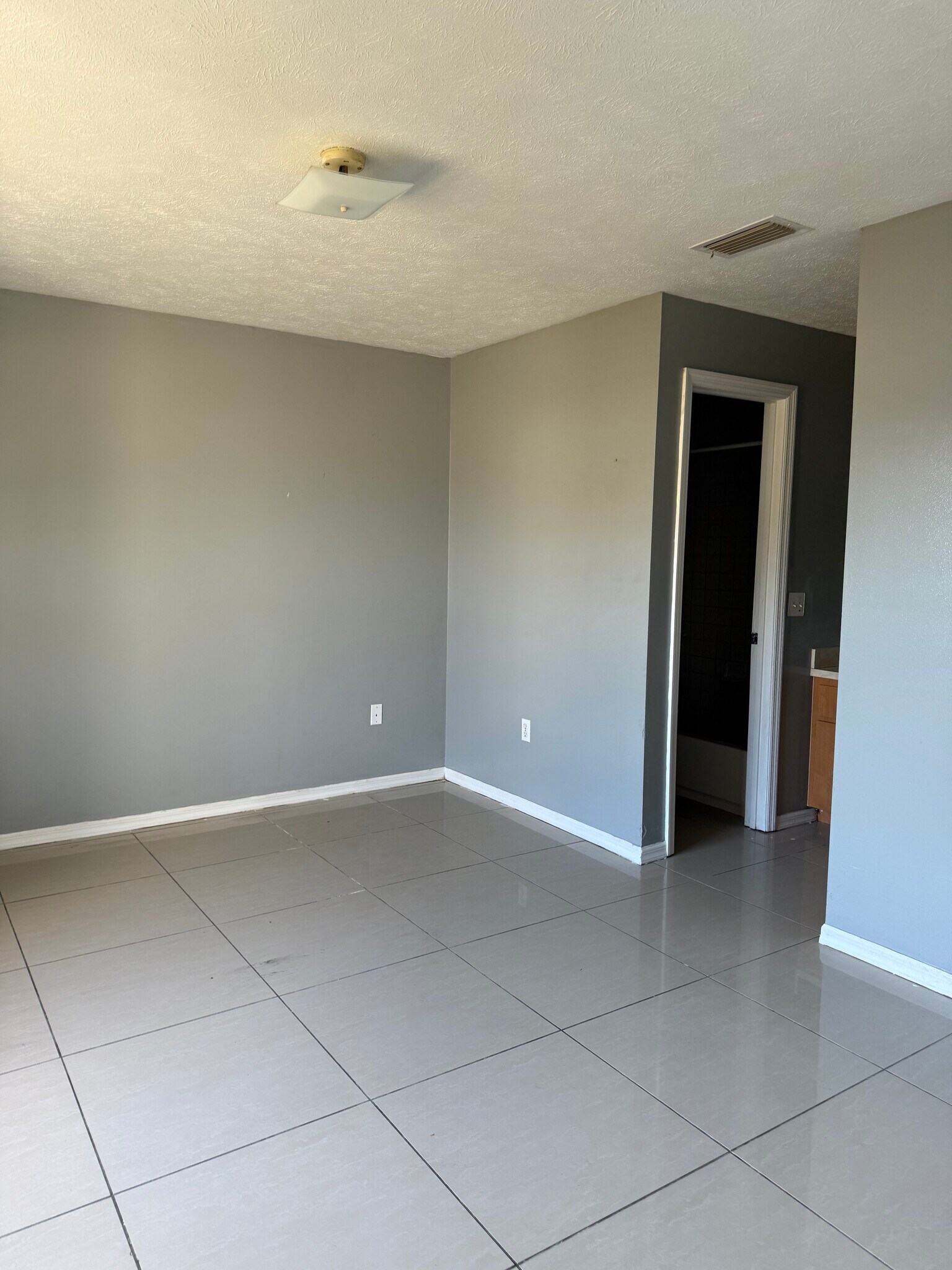 Building Photo - 170 Juniper Run