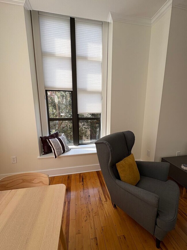 Building Photo - 1 Bedroom 1 Bath Condo Downtown Greenville...