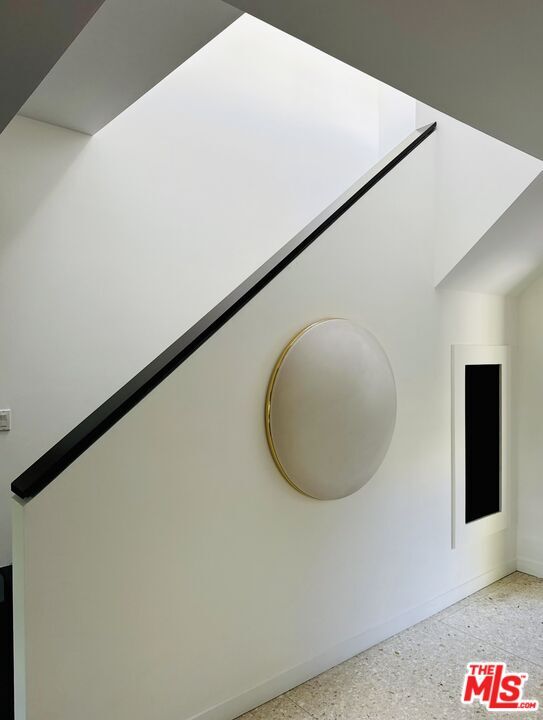 Building Photo - 1555 Rising Glen Rd