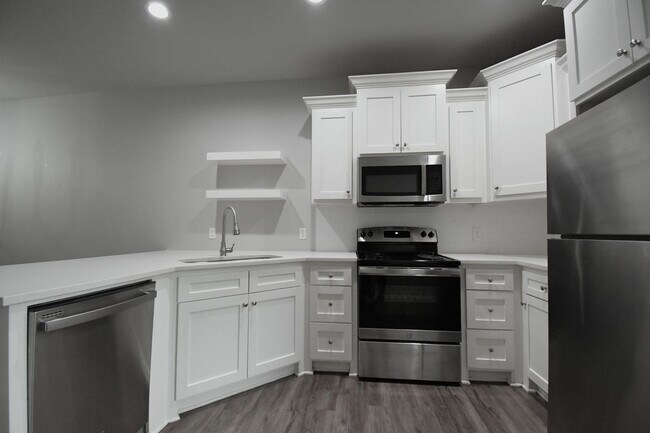Building Photo - Gorgeous 3 Bedroom, 2 Bath Duplex in Arp