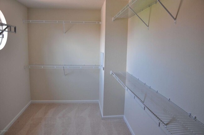 Building Photo - Lovely Townhouse in Vizcaya