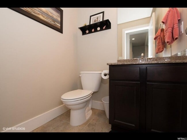 Building Photo - 1293 S Mountain Crest Dr
