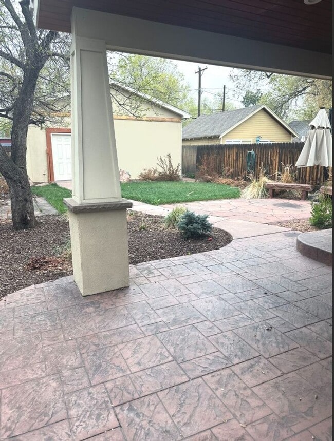 Building Photo - Beautiful 3 Bed/2 Bath in Downtown Colorado Springs!