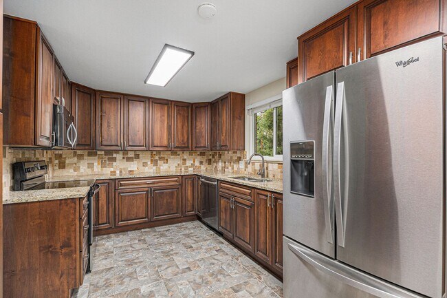 Building Photo - Charming 3-Bedroom Home – Perfect for Comf...