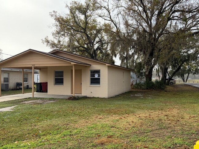 Building Photo - 2 bed/ 1 bath in Plant City