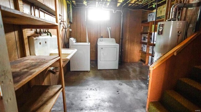 Building Photo - 1605 N Cedar St