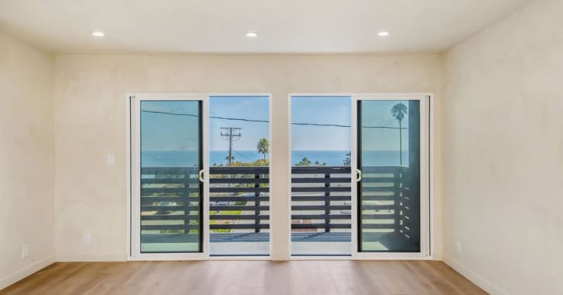 Building Photo - 1105 N Coast Hwy