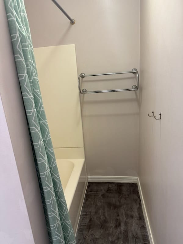 Bath - 1000 S Denver St