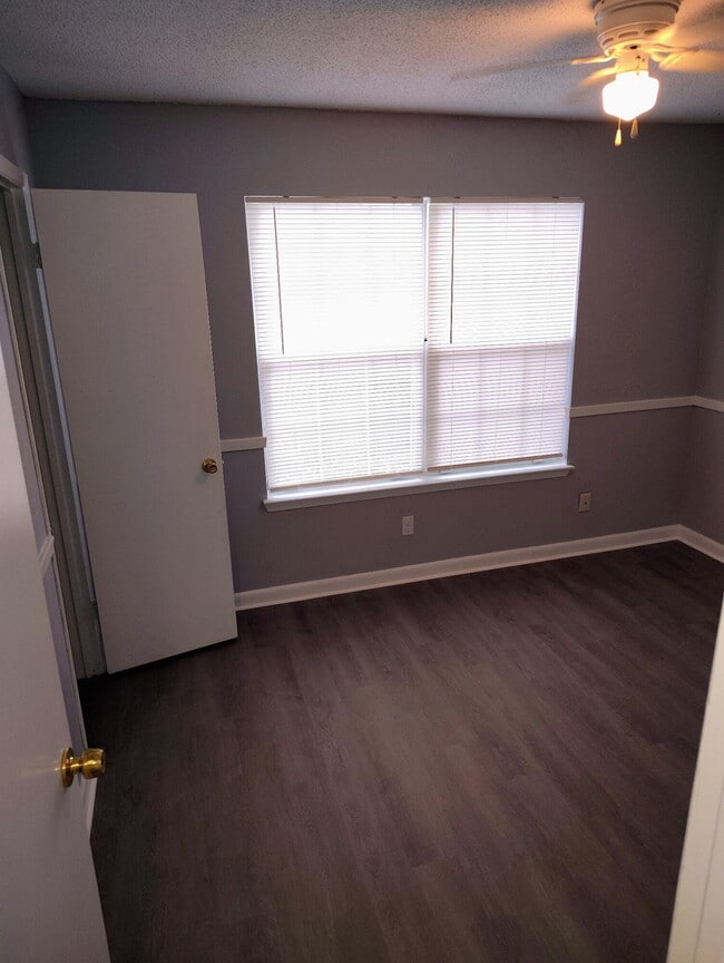 Building Photo - 3026 Yorktown Cir