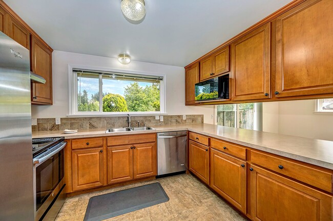 Building Photo - Lynnwood Rambler