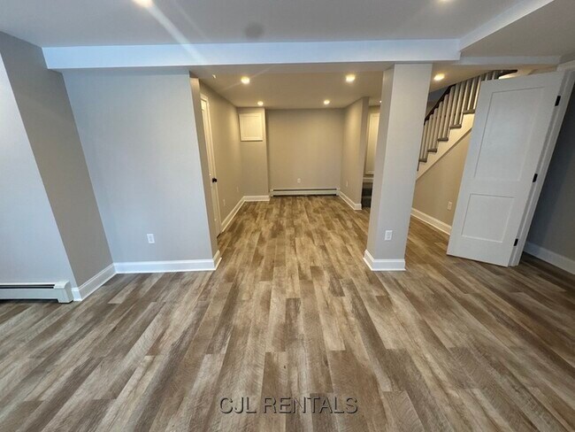 Building Photo - 108 Trimount Ave