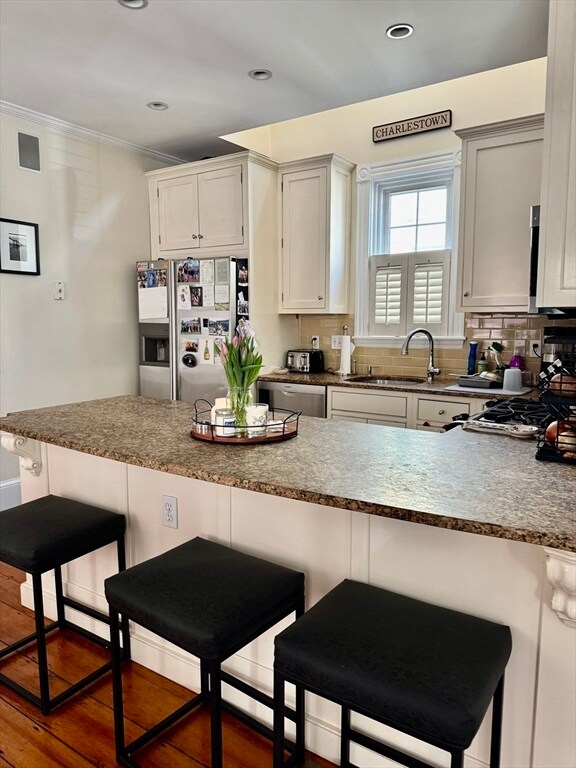 Building Photo - 54 Chestnut St