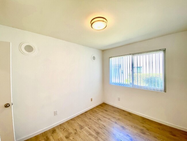 Building Photo - FOR RENT -  3 Bd/2 Ba 1,392 Sf In Friars Village Community, Townhome In San Diego Fashion Valley ...