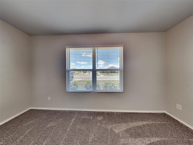 Building Photo - 333 Foxtrot Ter