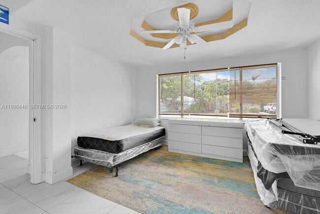 Building Photo - 2417 Pierce St