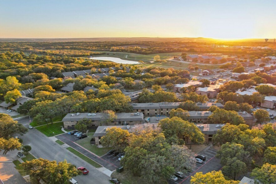 Building Photo - Forest Ridge Apartments