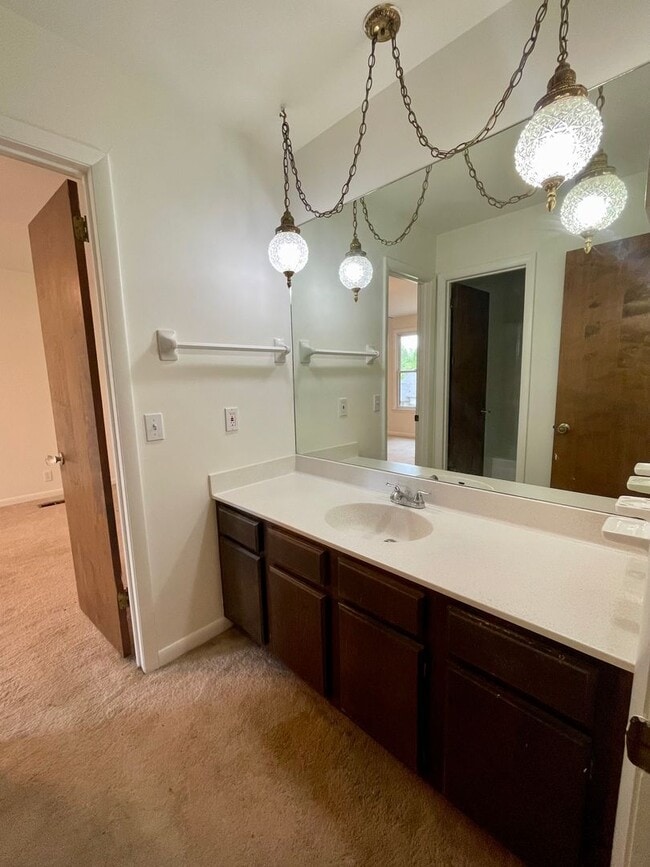 Building Photo - 6808 River Ridge Dr