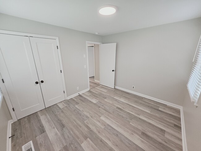 Building Photo - 919 Rexdale Dr