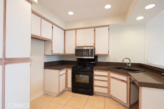 Building Photo - 28372 Boulder Dr