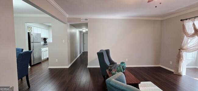 Building Photo - 5151 Roswell Rd