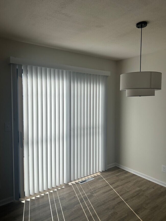 Building Photo - 1208 N Brunswick Ln