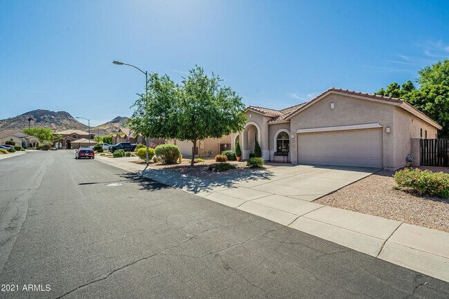 Building Photo - Charming single level 4 Bed home in Peoria !!