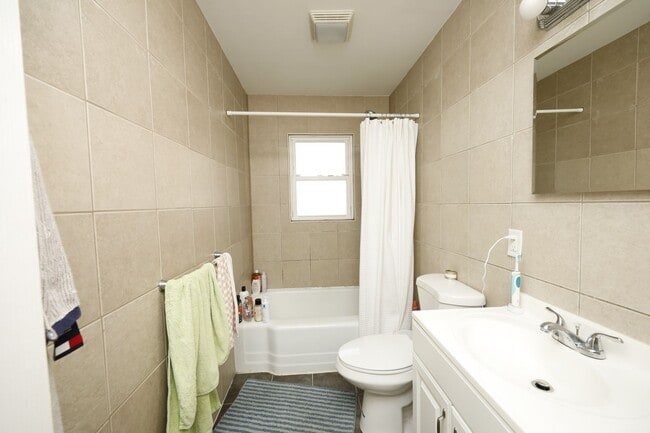 Building Photo - Great home in Chapel Hill!