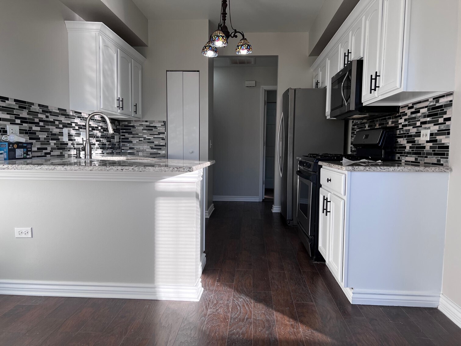 Kitchen - 3333 Bromley Ln