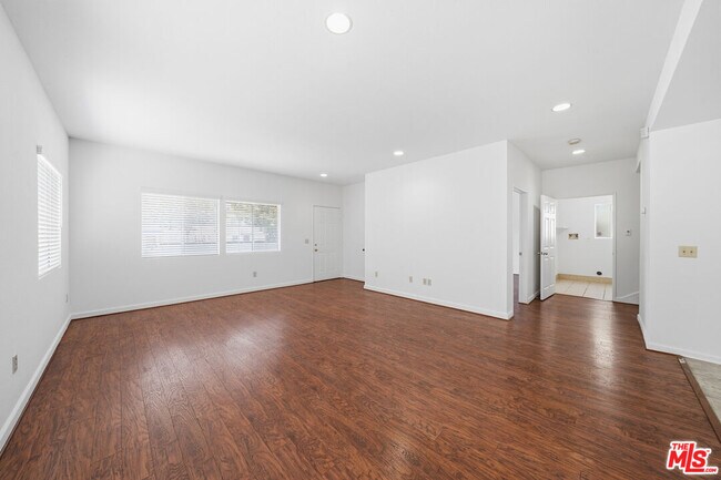 Building Photo - 1224 S Crenshaw Blvd