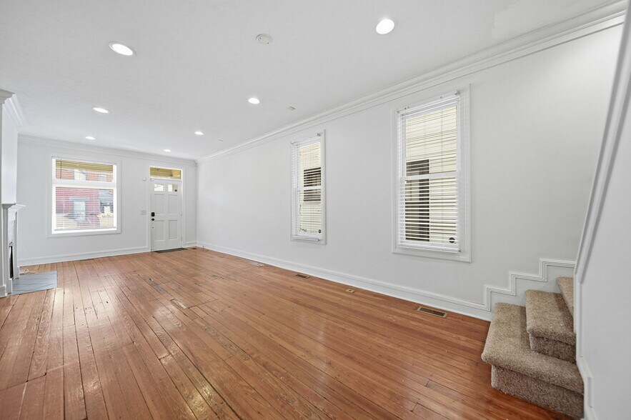 Building Photo - 1153 Jaeger St