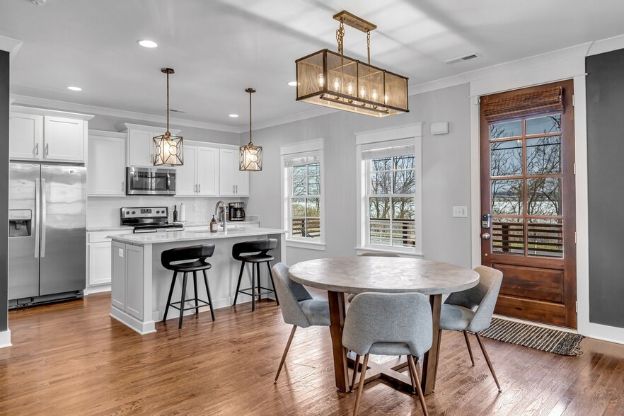 Building Photo - 1209 Davidson St