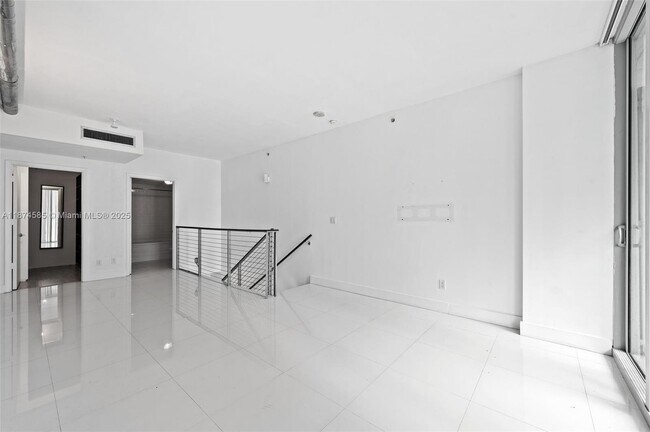 Building Photo - 690 SW 1st Ct