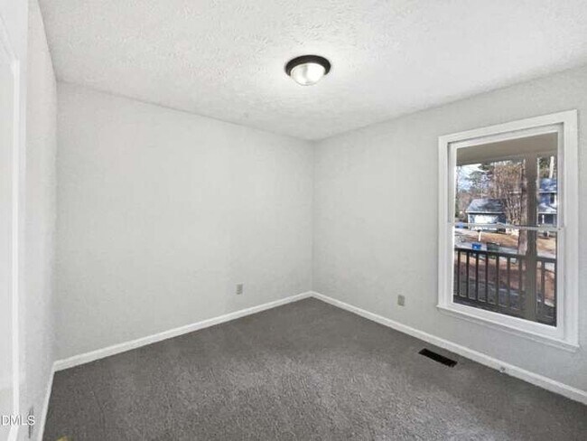 Building Photo - 1295 Arailia Dr