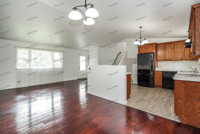 Building Photo - 1487 Thurell Rd