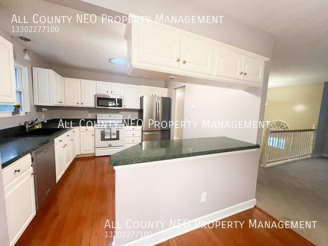 Building Photo - 8988 Birchwood Dr